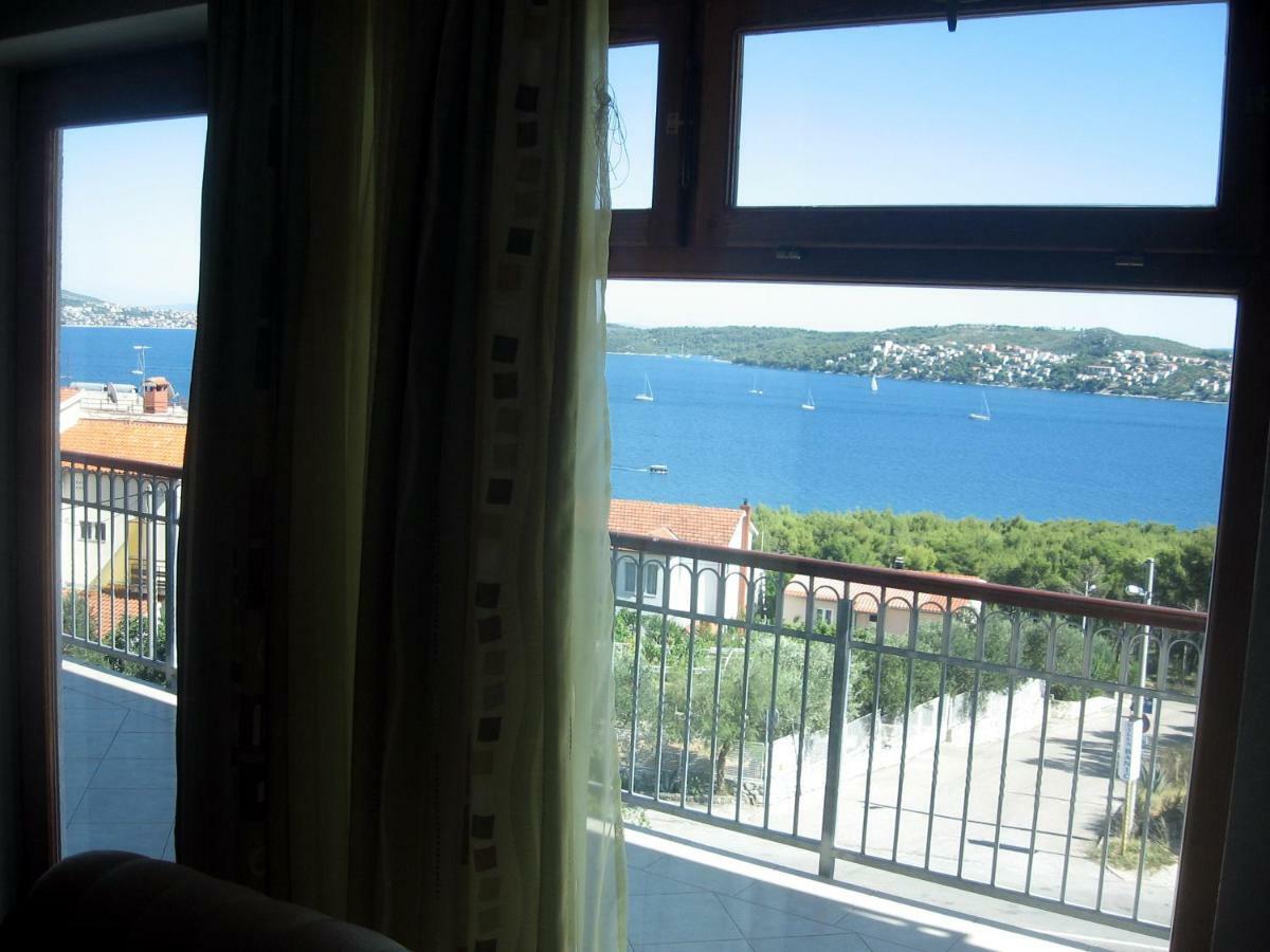 Apartment With Splendid Sea View Trogir Exterior foto